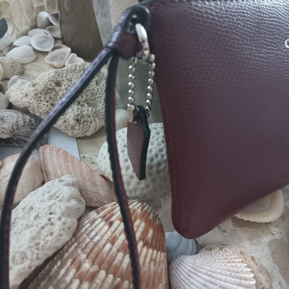 Coach Burgundy Pebble Leather Wristlet NWOT - Picture 3 of 7